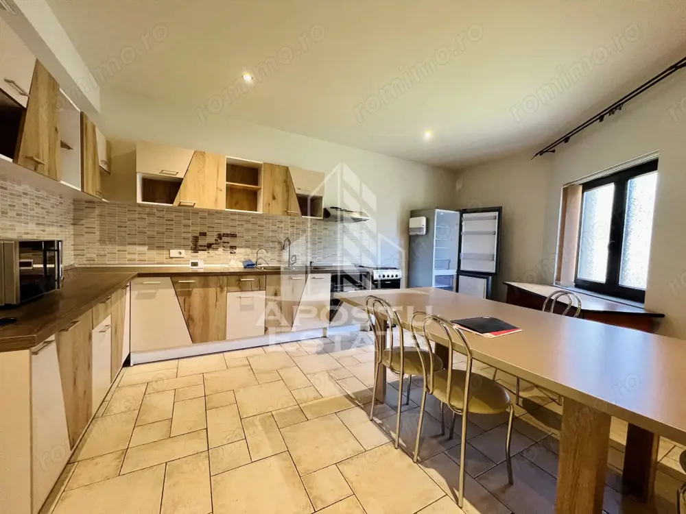 Casa cu 5 camere,2 bai, , ideala pentru birouri , in zona Cetatii