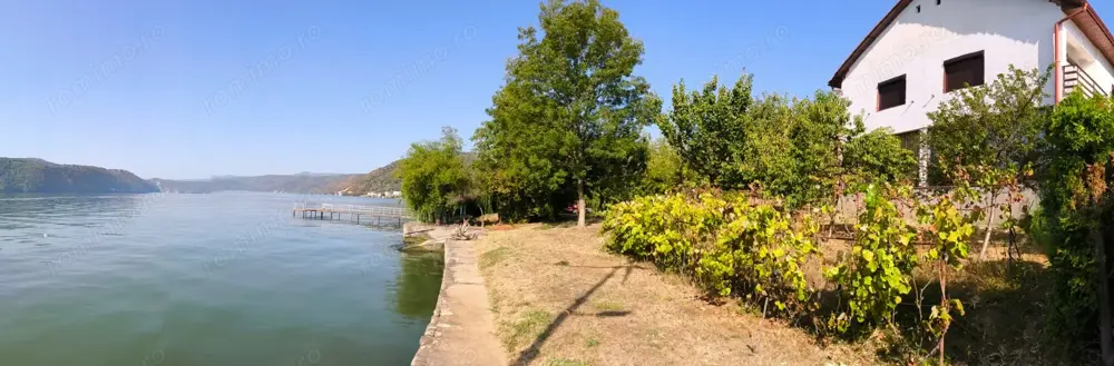 Afacerea Ideala- Vila cu deschidere la Dunare 50 ml cu Ponton amenajat, ESELNITA