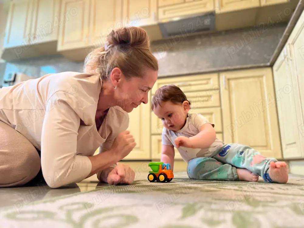 Baby sitting companie pentru copii