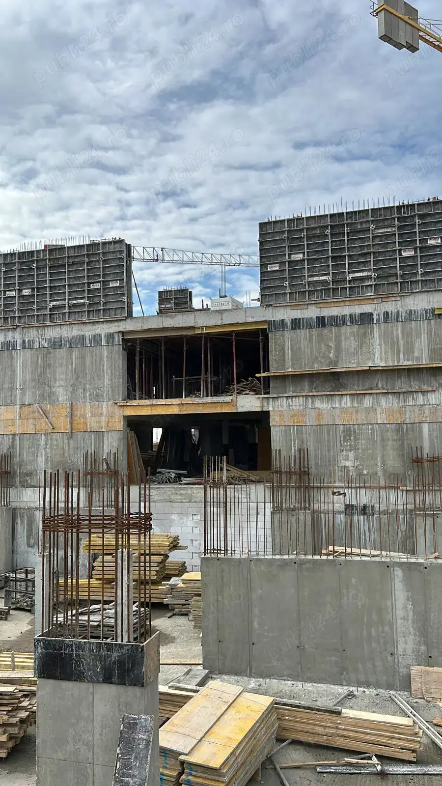  Construcții Blocuri & Case - La Roșu  La Cheie