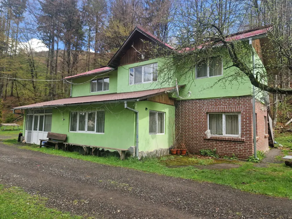 Vand cabana la munte