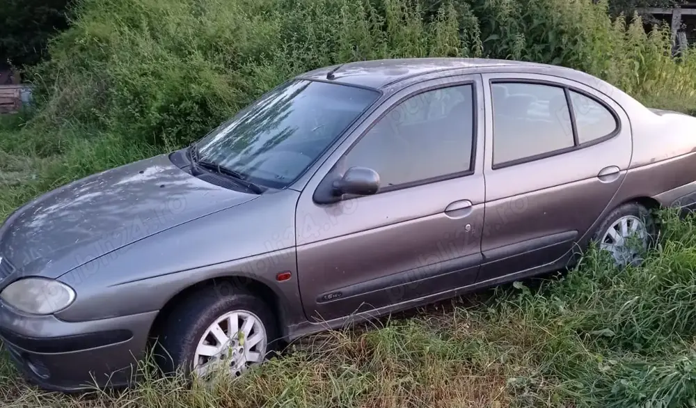 Renault Megane - intreg - pentru RABLA   dezmembrat   reparat