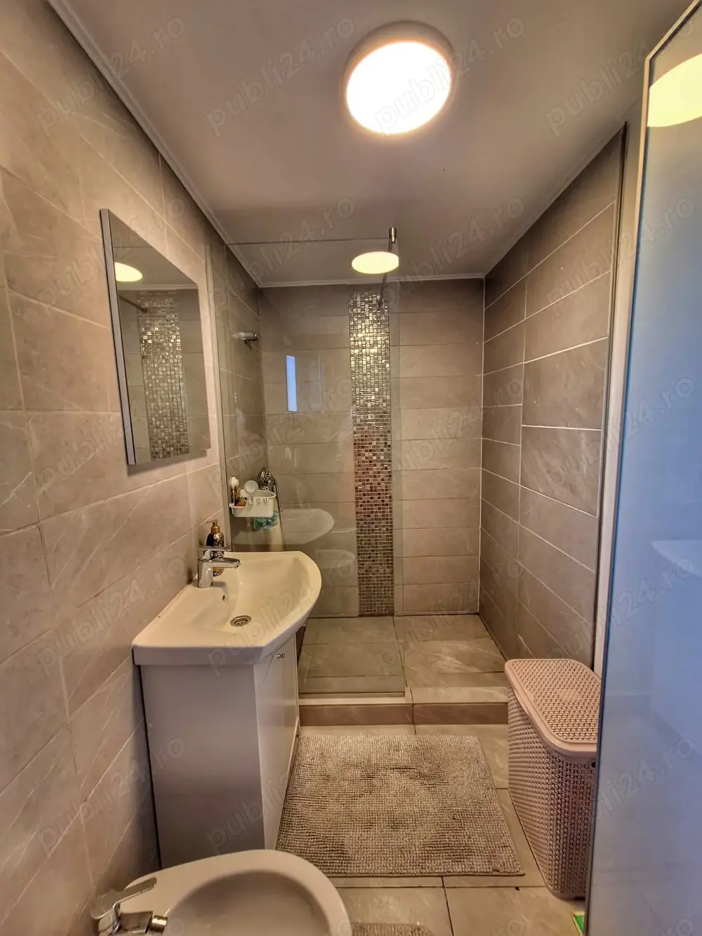 Vând casă Crevedia  Vând casă Crevedia