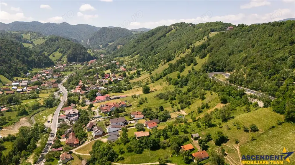 Deschidere spre crestele alpine+ documentatie turistica,4.400 mp de inspiratie naturala