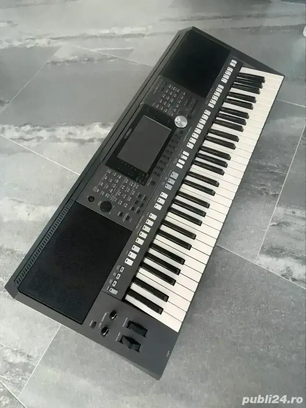 Orgă Yamaha psr-s970 + Subwoofer Genelec model 1091A