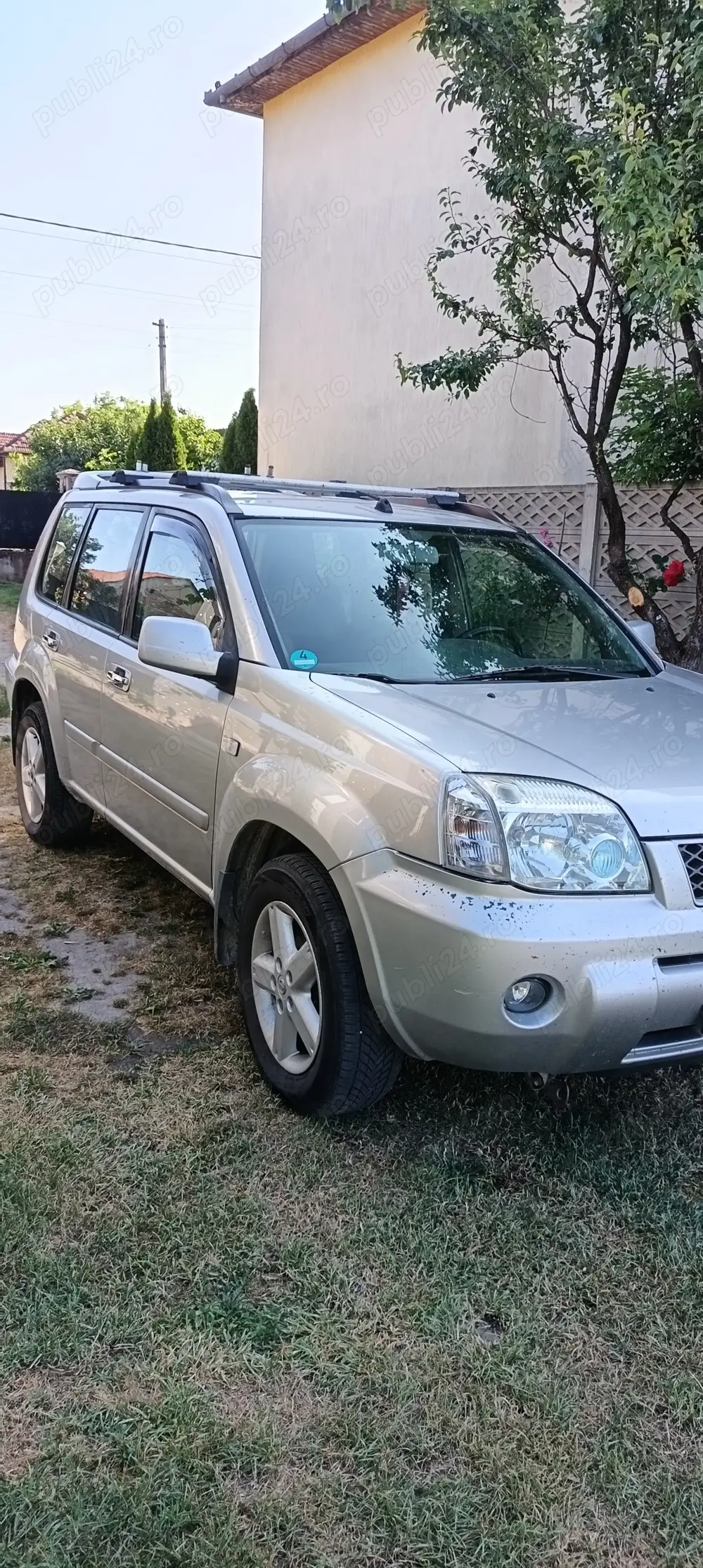 Vînd autoturism nissan 2.2 xtrail anul fabrica din 2004
