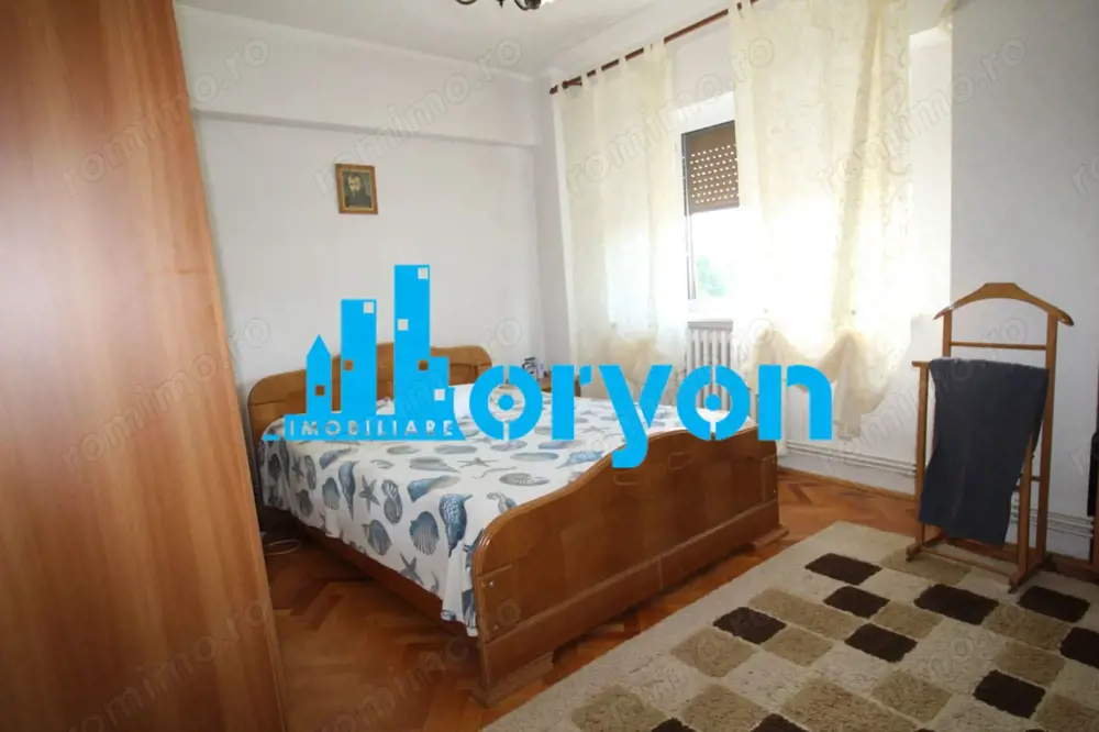 Apartament 3 camere, decomandat, etaj 3, strada 23 August