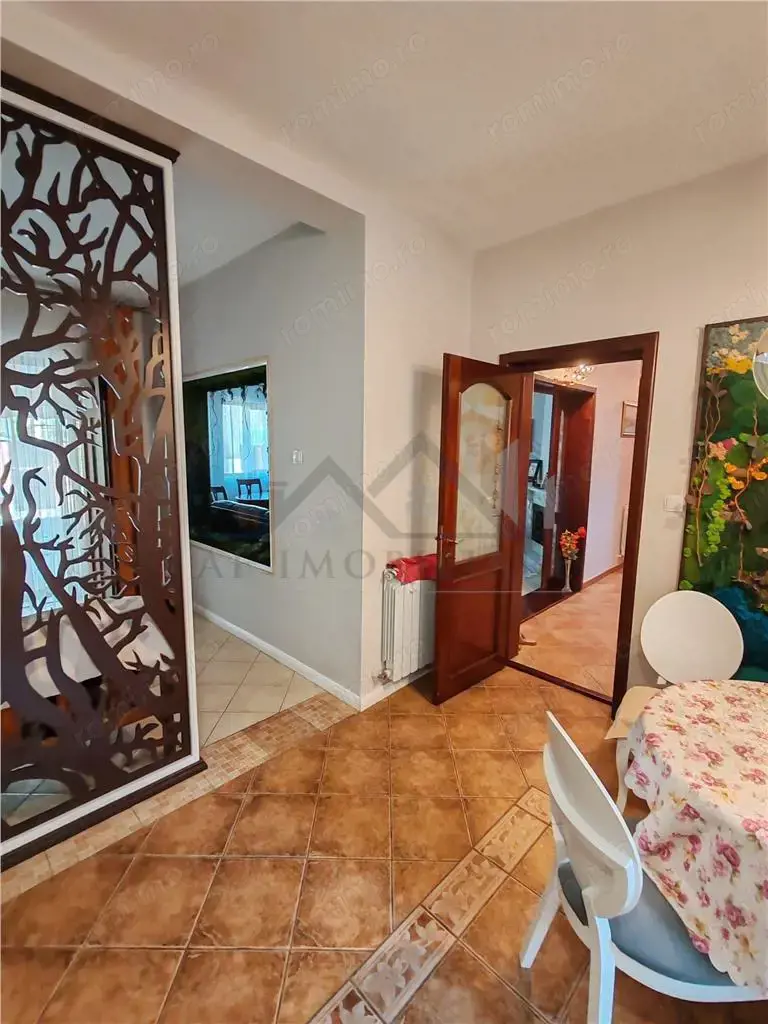 Tatarasi  str. Stejar  Vila Lux 200mp anul 2010 teren 426mp
