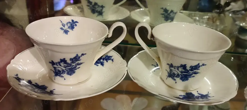 Vând seturi de porțelan și pahare