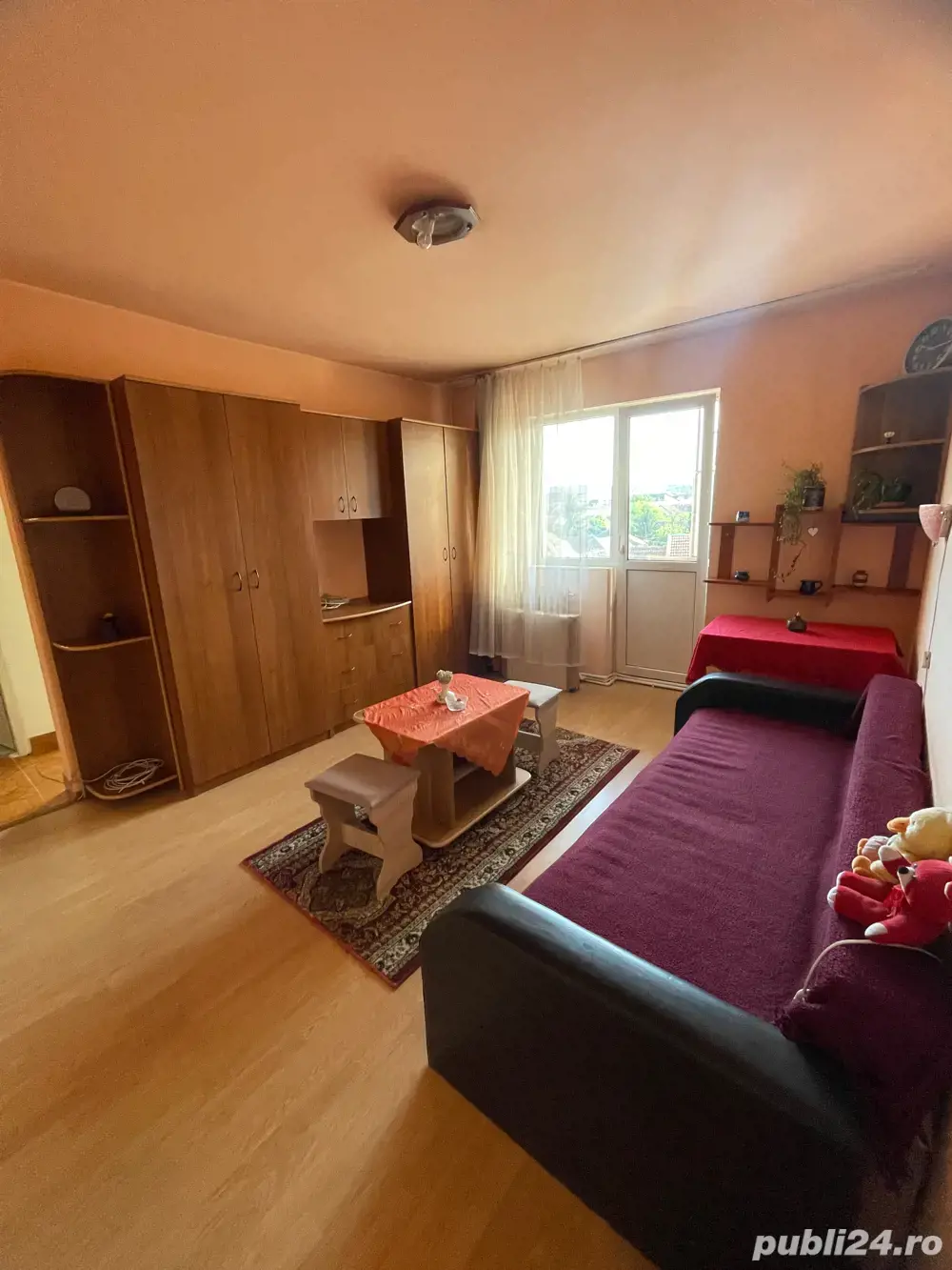 Vând apartament cu 2 camere - zona Gojdu