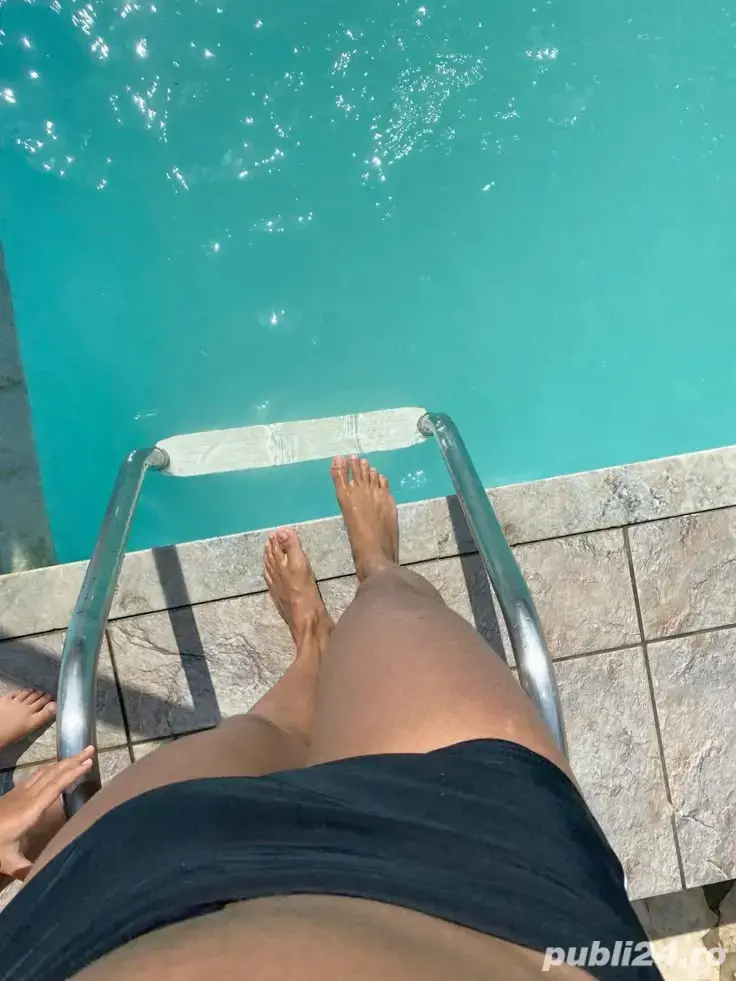 Doar web fără întâlniri. 