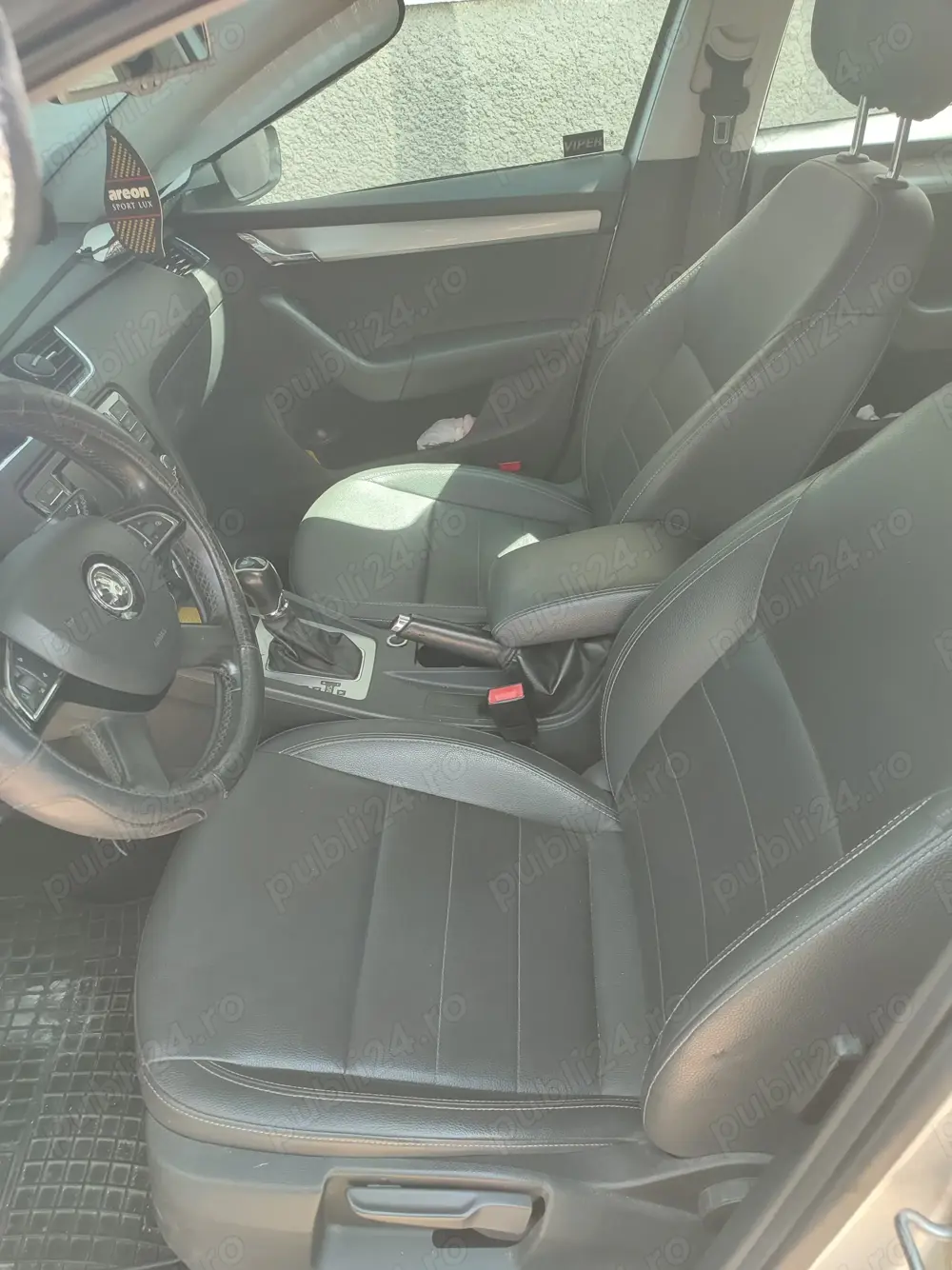 Proprietar vând autoturism 