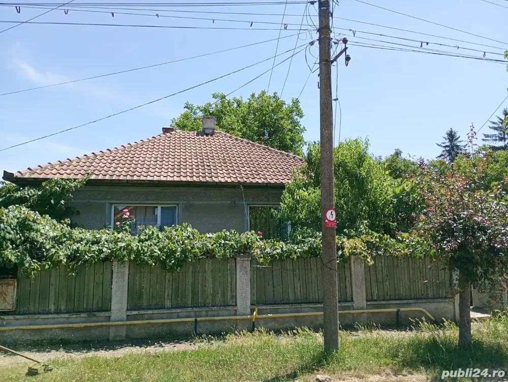 se vinde casă locuibilă 