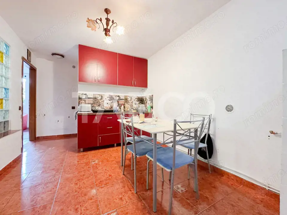 Apartament  3 camere de vanzare - parter inalt cu balcon zona Rahovei 