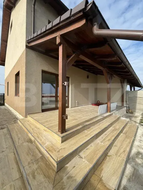 Duplex la cheie în Sacalz, finisaje premium Duplex la cheie în Sacalz, finisaje premium