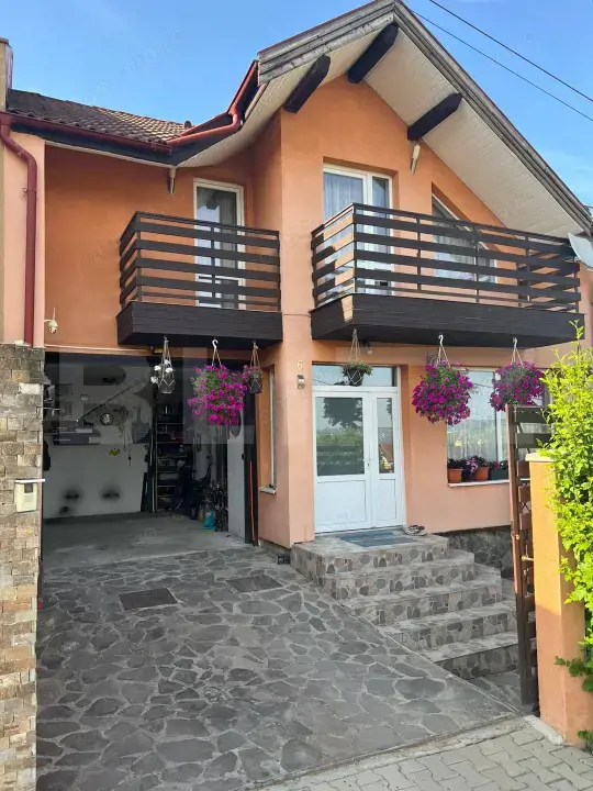 Casă tip duplex Bărdășești – mobilată, utilată, cu vedere panoramică