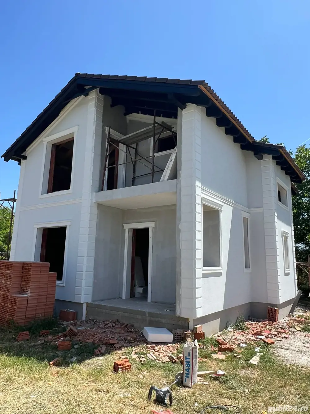 Casa individuala P+M in Sacosul Turcesc la asfalt 