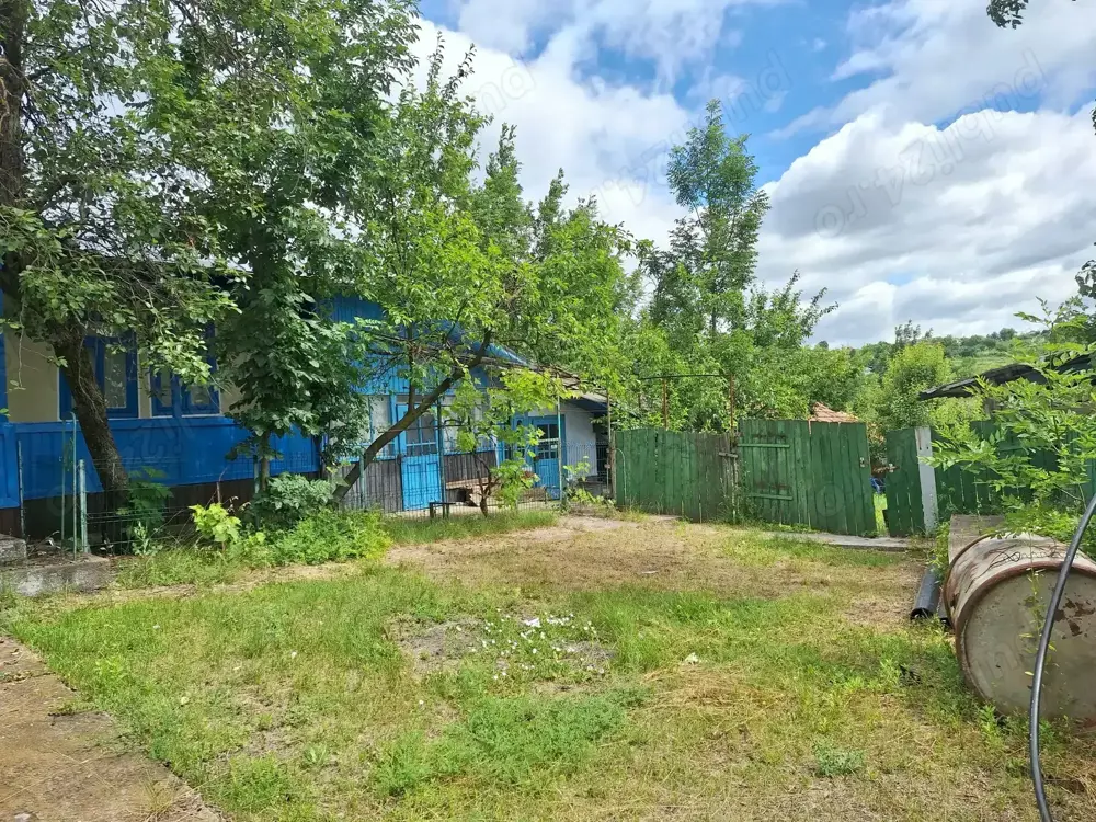 Vând casa  plus teren Vând casa  plus teren
