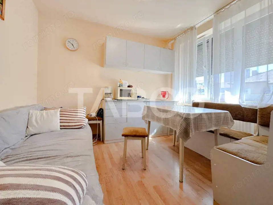 Apartament 2 camere 48 mpu balcon 4 m zona Mihai Viteazul