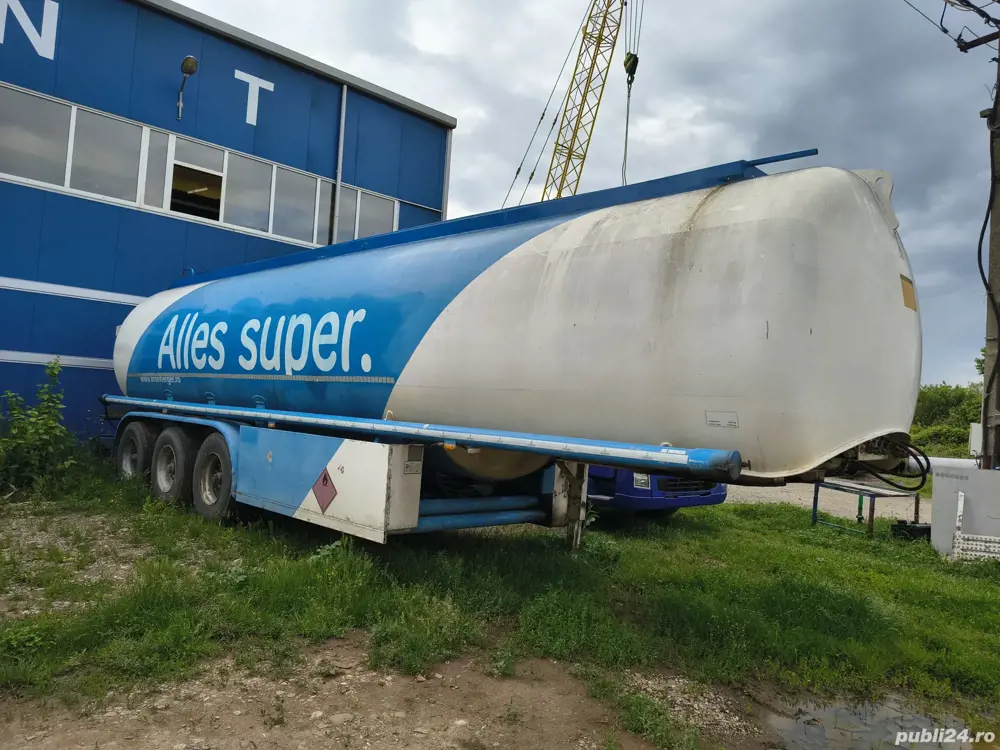 vand cisterna pentru transport produse petroliere