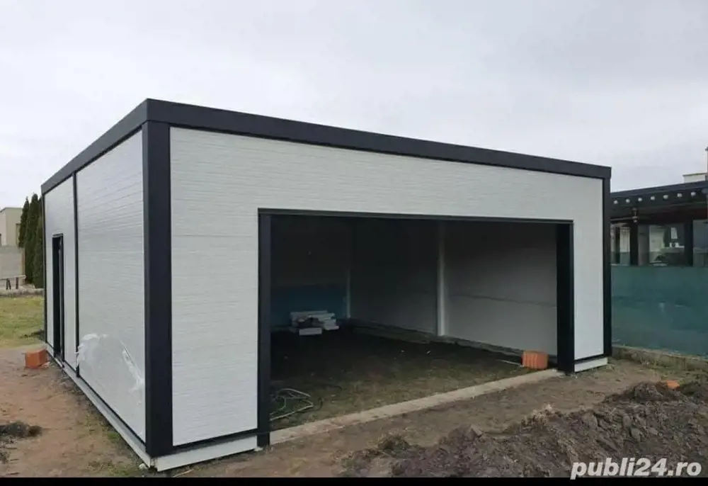 vând hală metalică de pe stoc 