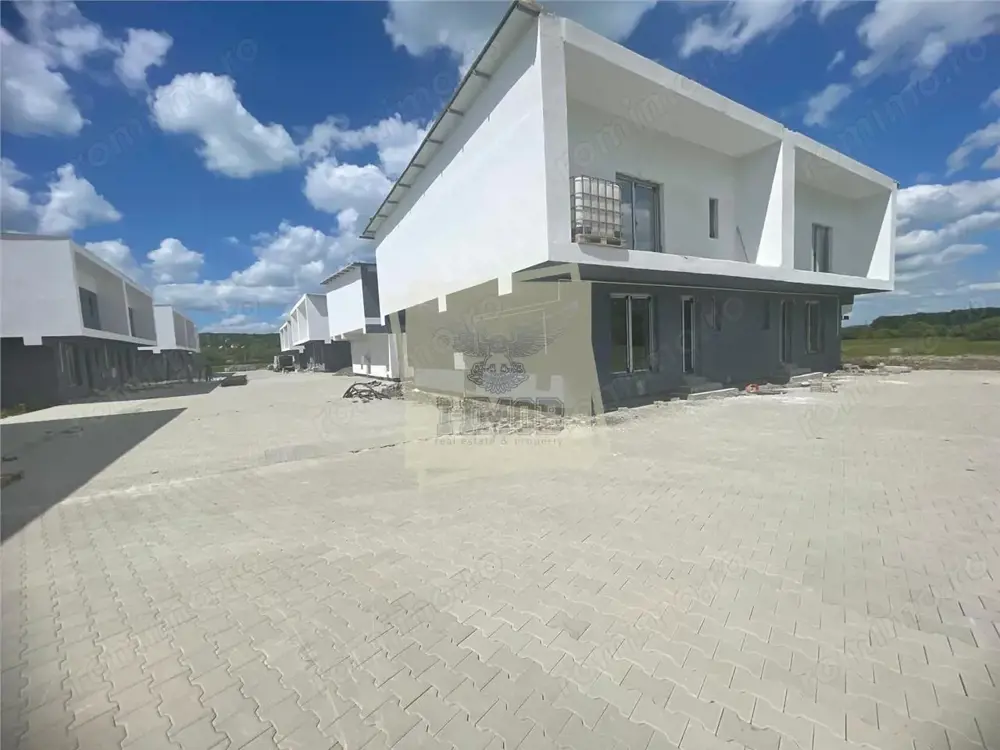 Casa 4 camere 2 bai balcon si gradina in Rasinari