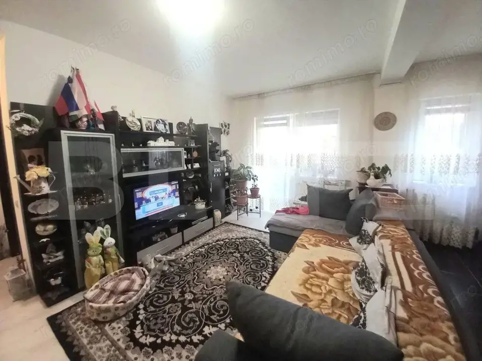 Apartament de 2 camere, 50 mp, parcare, zona Eroilor