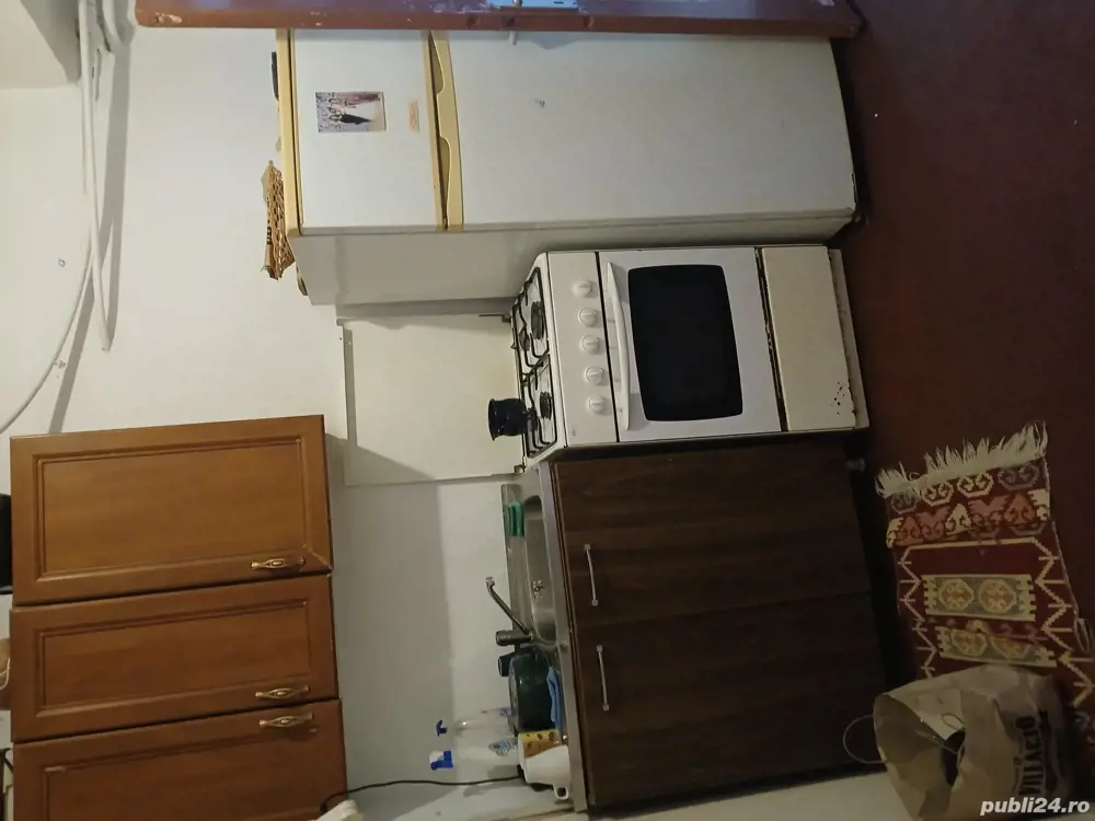 anchiriez una camera cu baie cu bucatarie mobilatapentu 2 persoane colegi clege sou sot sotie pretul