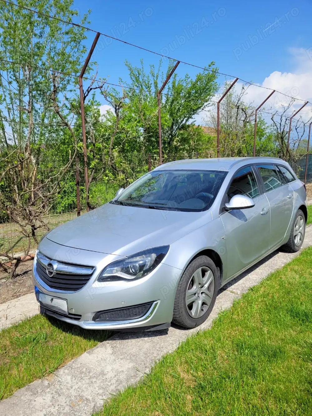 Opel Insignia 2015 Diesel Automat 5500 euro. 