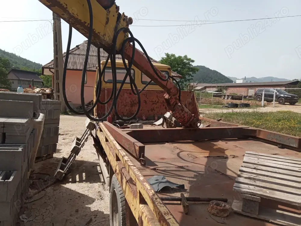 Vânzare auto ,macara3,5t