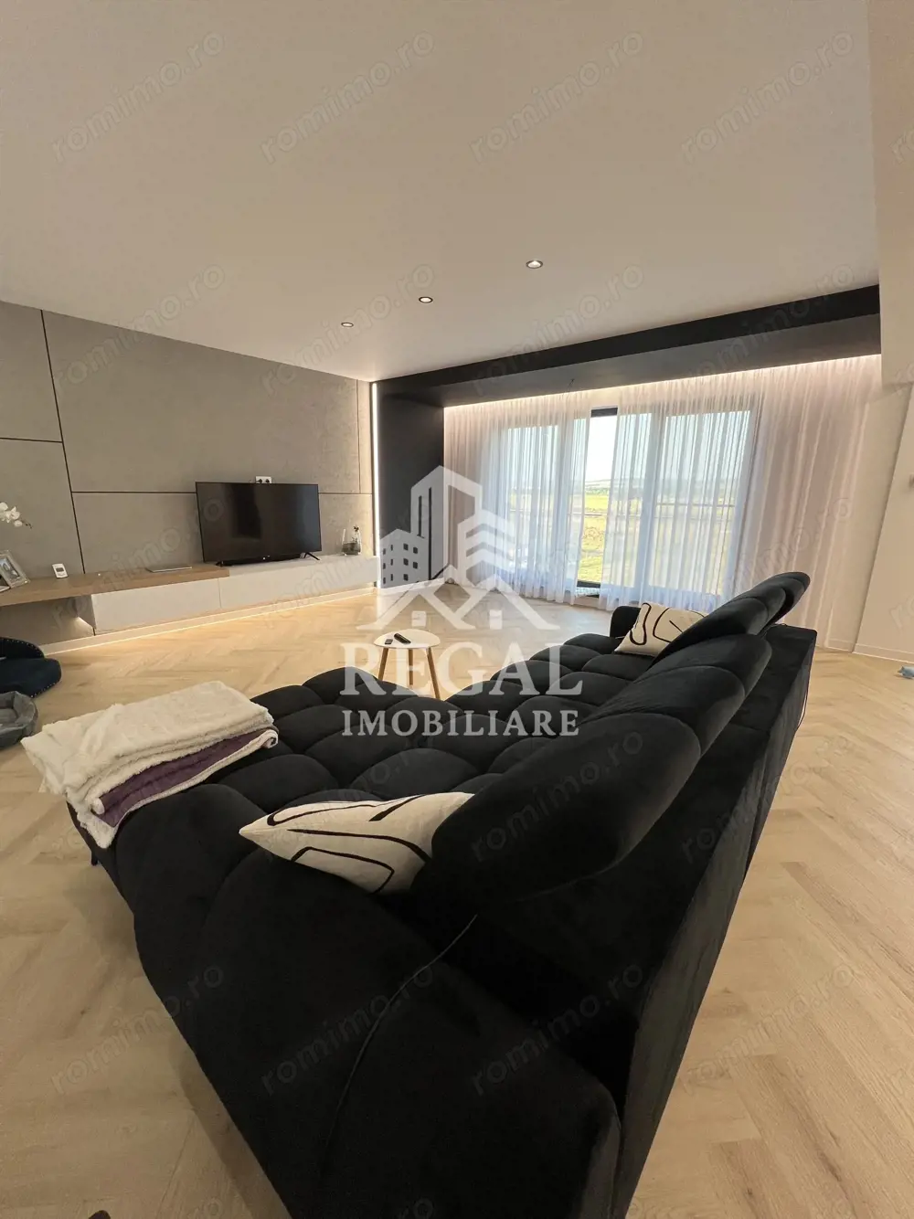 Casă modernă tip duplex, ideală pentru 2 familii – in loc. Strei