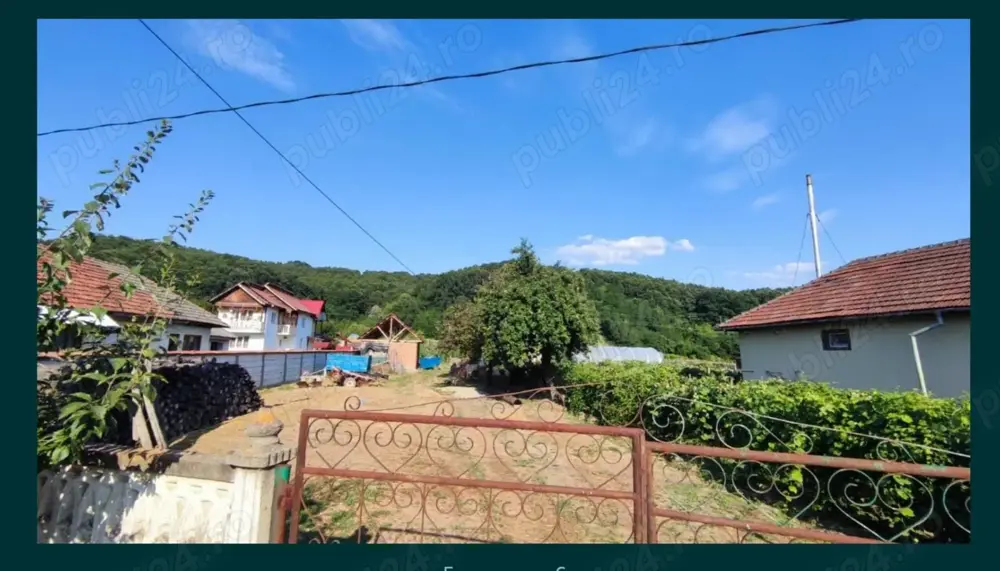 Teren și casă de vânzare în Țicleni, sat Tunși