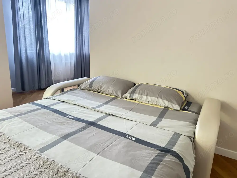 Garsoniera de inchiriat zona Titan