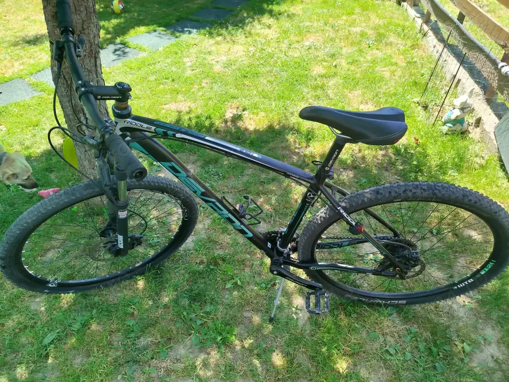 Vând bicicleta Devron Riddle "29