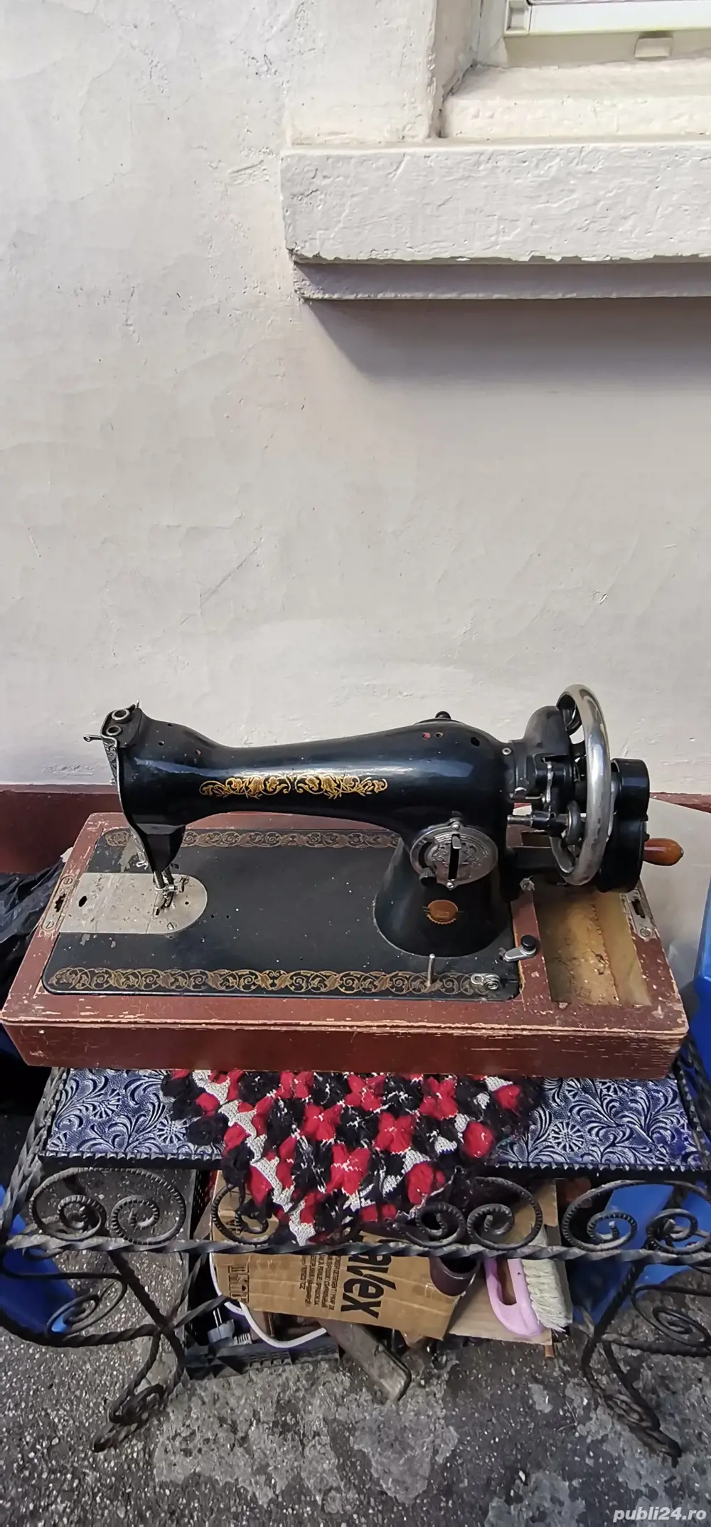 OFERTĂ!! Mașină cusut Singer + CADOU