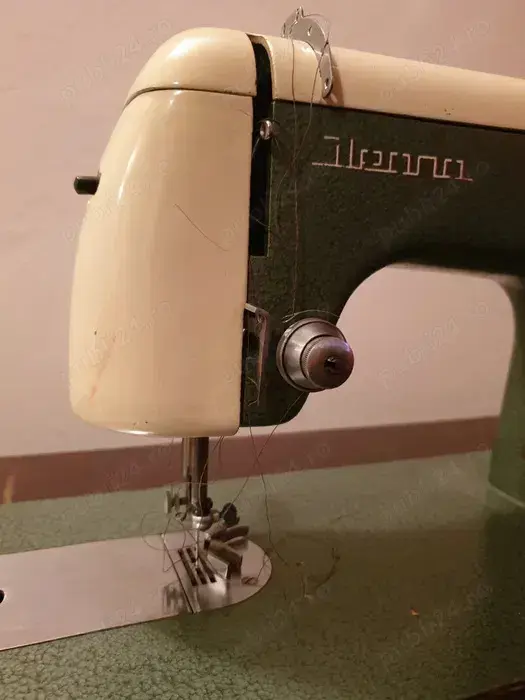Masina de cusut ileana cu pedala si motor