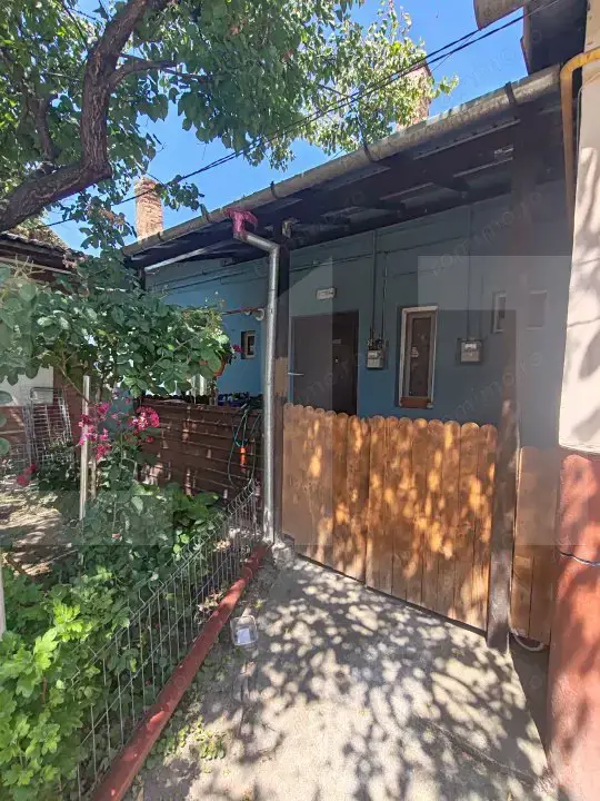 Apartament de vanzare, cu 2 camere, 55 mp, zona Sinaia