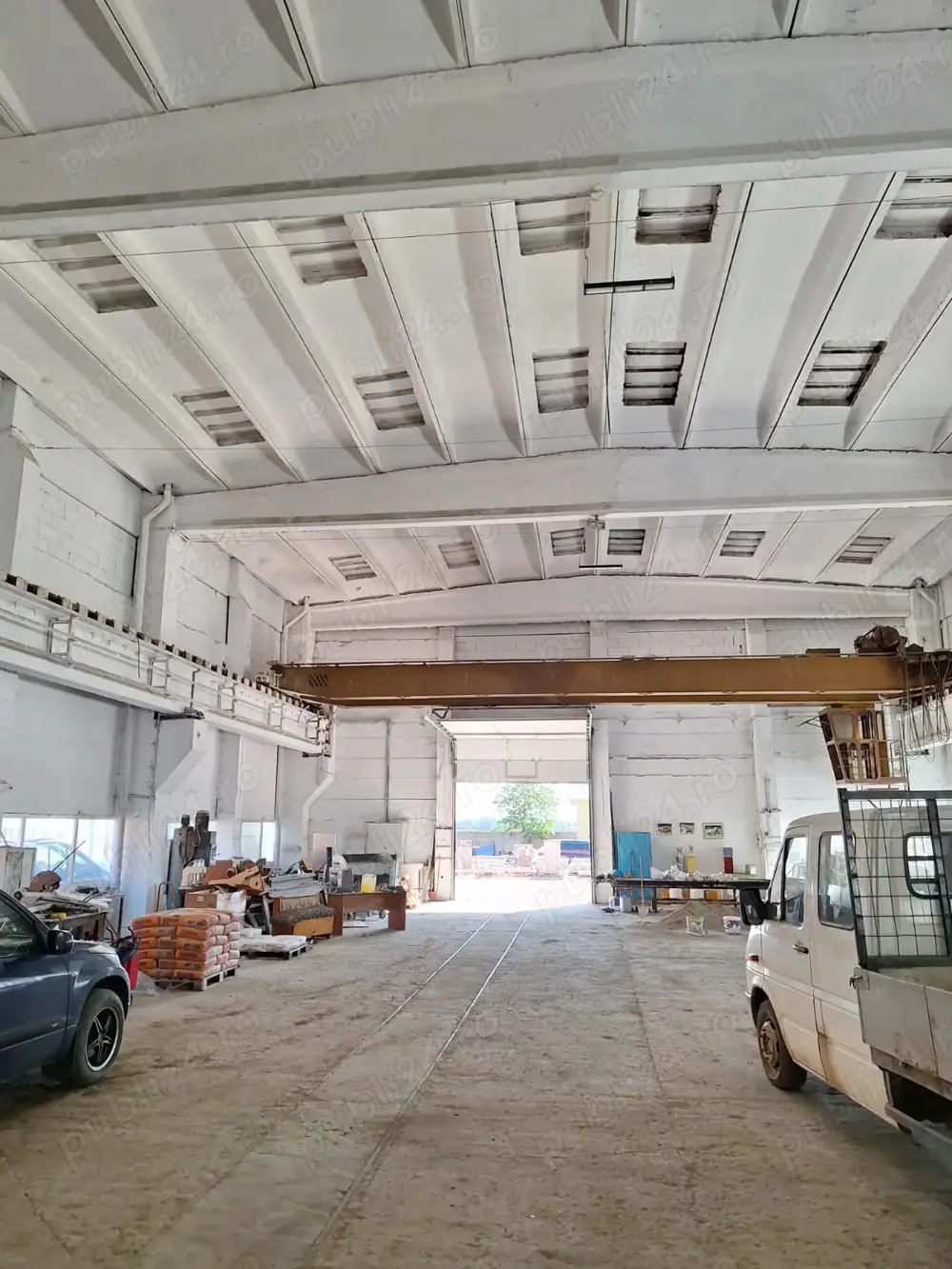 Închiriem urgent hala mare