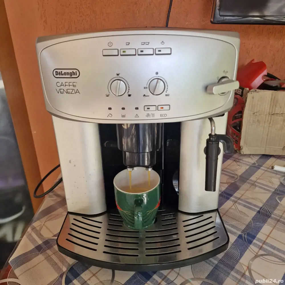 Espressor de cafea automat Delonghi Caffe Venezia 