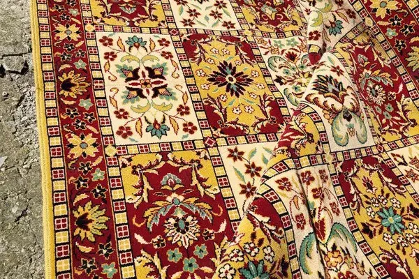 Vand COVOR PERSAN nou, de lana, ochiuri dese, robust, culori calde, pret 1250lei