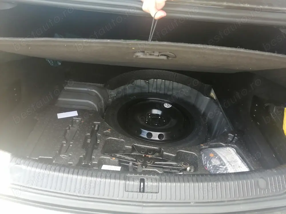 Roata rezerva slim Renault Talisman și 4 Control Inițiale Paris 