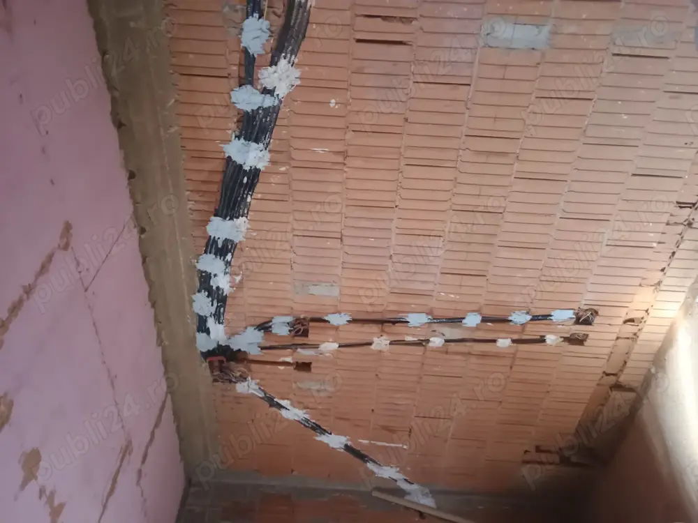  Execut lucrări de Construcții 