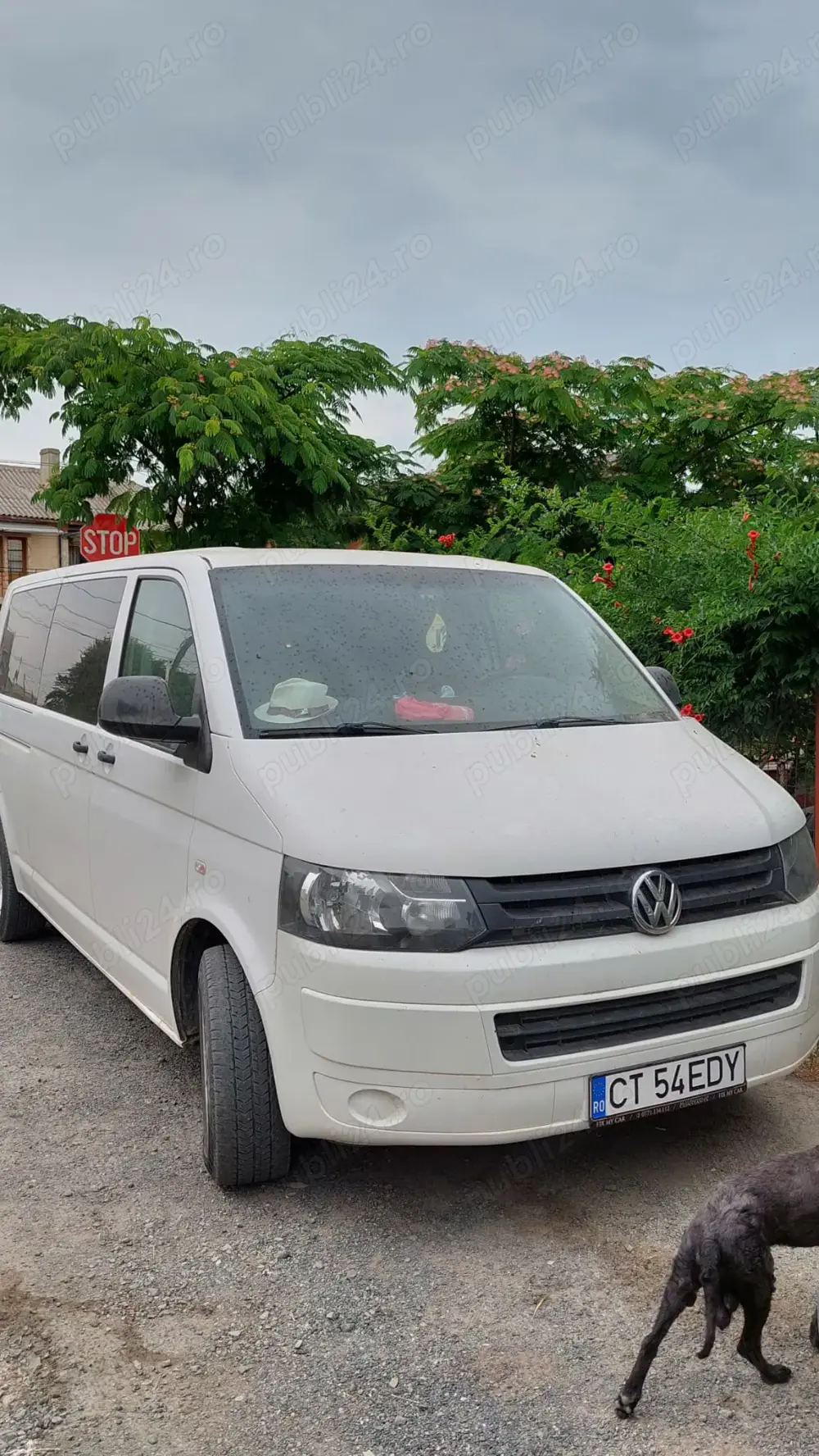Volkswagen Transporter 2.0 TDI 8+1 locuri Volkswagen Transporter 2.0 TDI 8+1 locuri