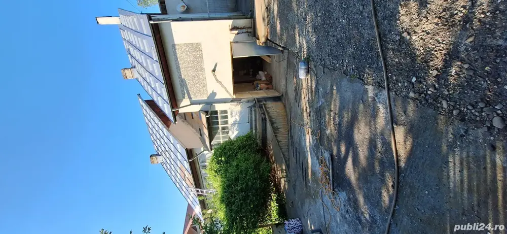 executam acoperișuri ori tip 