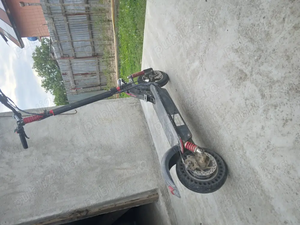 Vindem  trotineta electrica