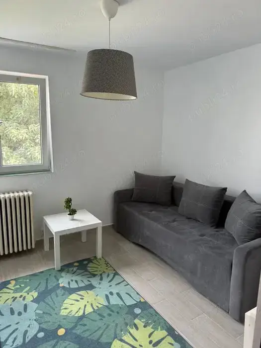 Garsonieră de închiriat, 15 mp, direct proprietar, 1300 lei, 6 minute metrou