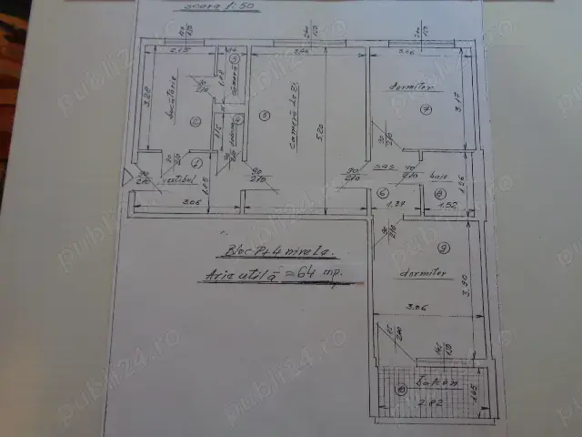 Vind sau schimb apartament 3 camere semidecomandat ,parter, bloc P+4 cu apart.2 camere in sect.3