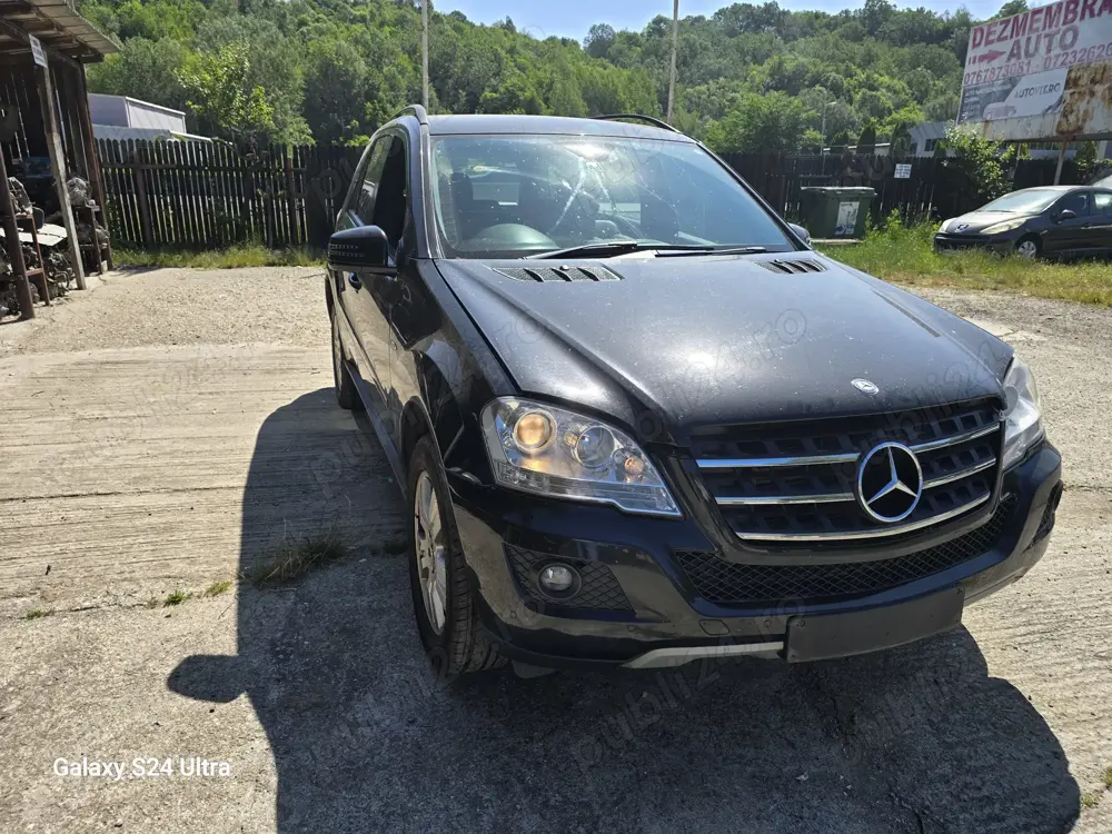 Dezmembrez Mercedes-Benz ML 164 motor tip OM 642, 3.0 CDTI euro 5 an 2011,fara anexe si accesorii