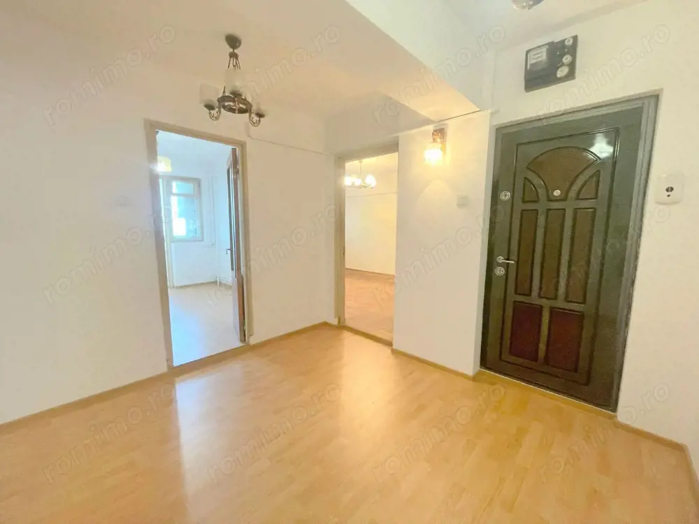 De vanzare – Apartament 3 camere   -R-uri -  Mazepa 1