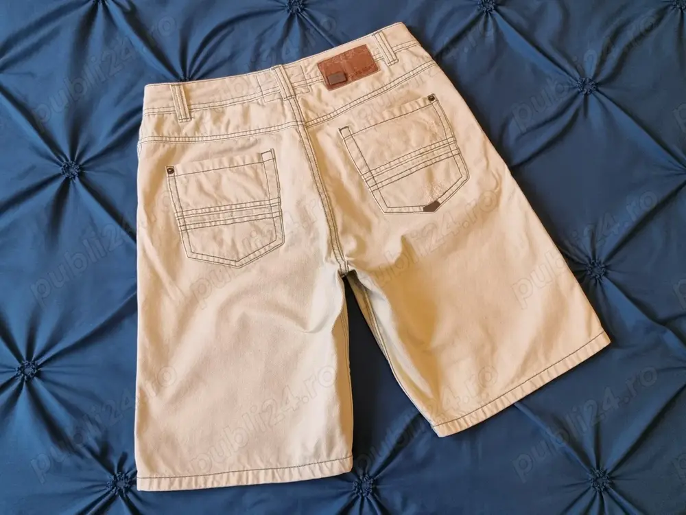 Blugi scurti barbati, Pull&Bear, marimea M